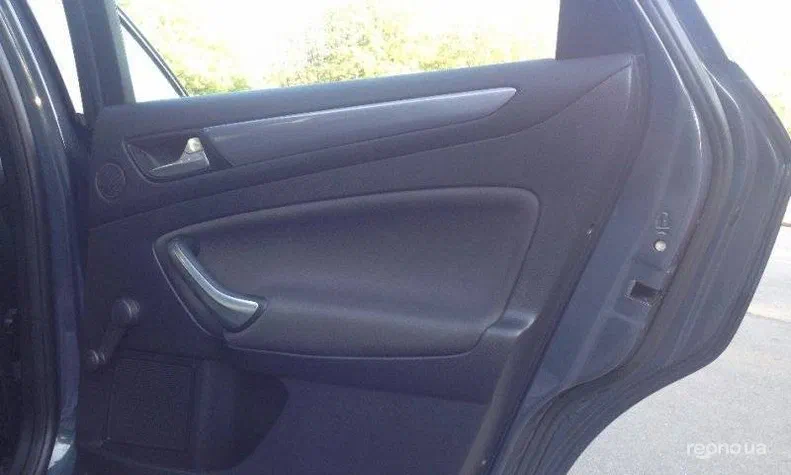 Ford Mondeo 2011 - 3