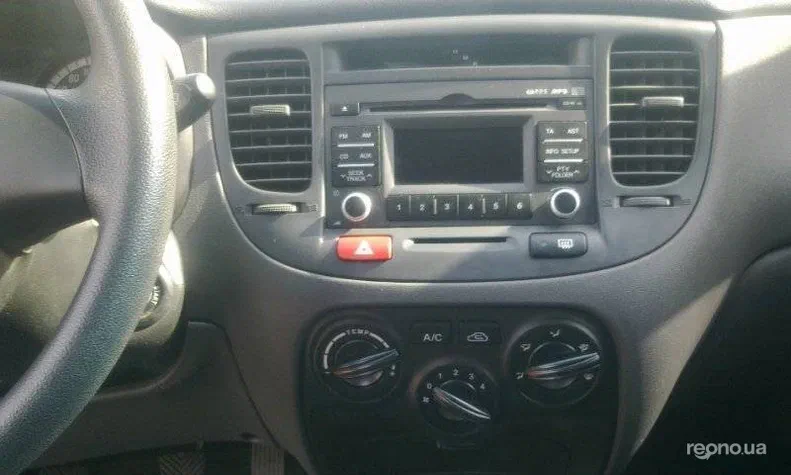 Kia Rio 2011 - 1