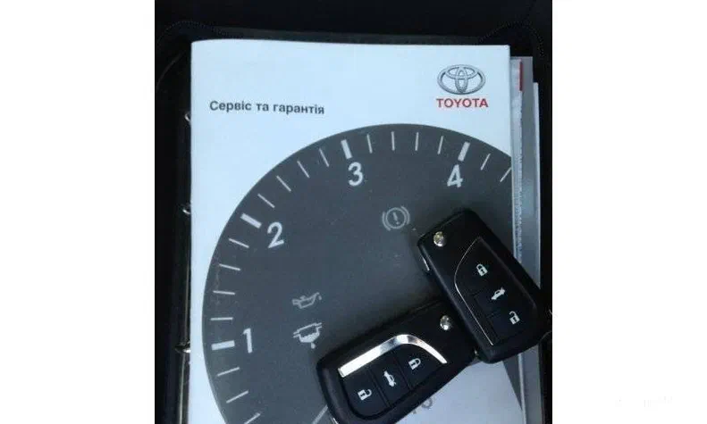 Toyota Avensis 2012 - 0