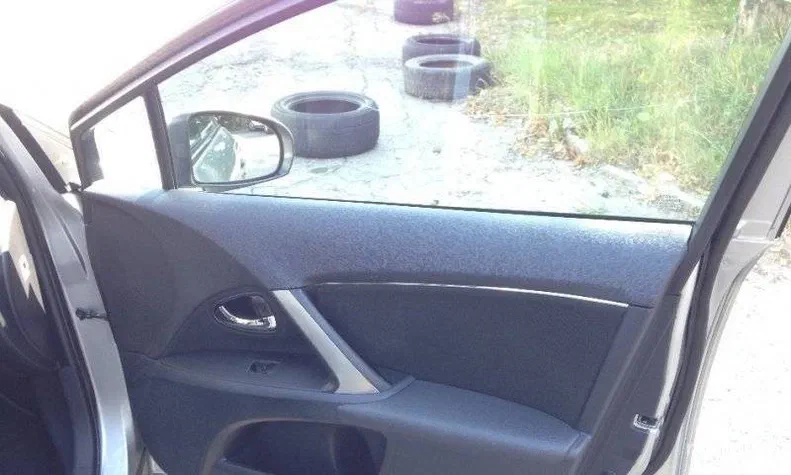 Toyota Avensis 2012 - 2