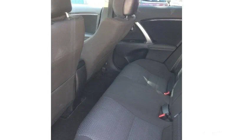 Toyota Avensis 2012 - 6