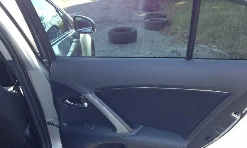 Toyota Avensis 2012 - 3