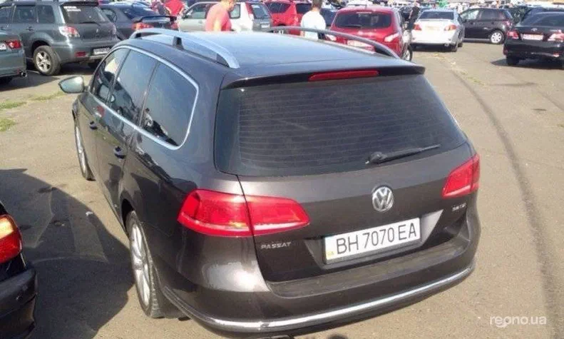 Volkswagen Passat 2011 - 5