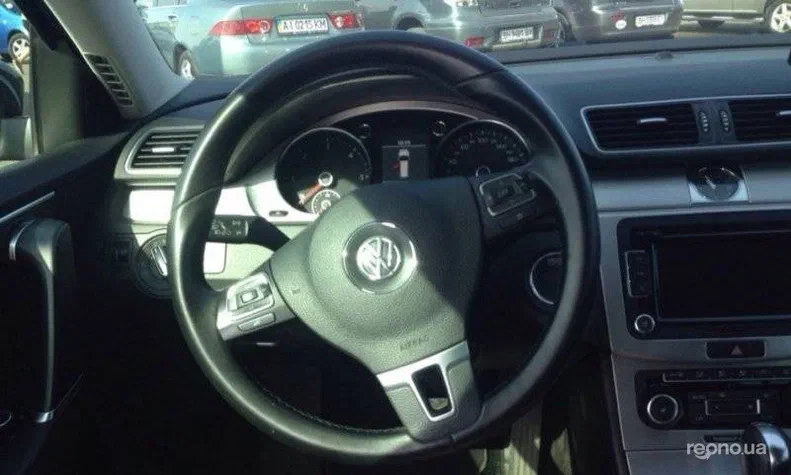 Volkswagen Passat 2011 - 3