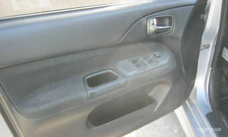 Mitsubishi Lancer 2005 - 8