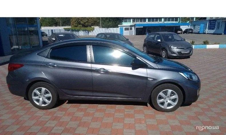 Hyundai Accent 2012 - 9