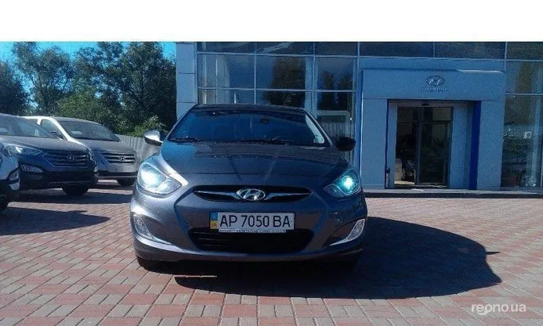 Hyundai Accent 2012 - 3