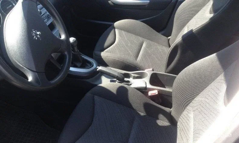 Peugeot 308 2010 - 1