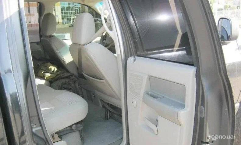 Dodge RAM 2006 - 4