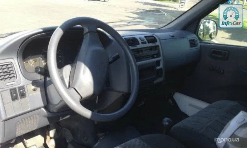 Toyota HiAce 1998 - 5