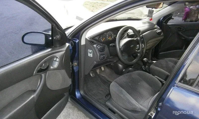 Ford Focus 1999 - 10