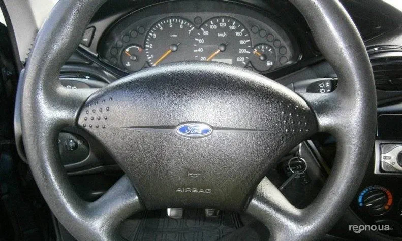 Ford Focus 1999 - 8