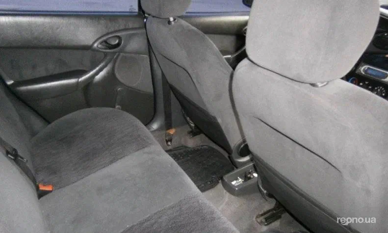 Ford Focus 1999 - 12
