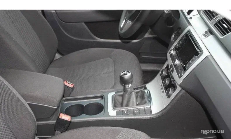 Volkswagen Passat 2012 - 24