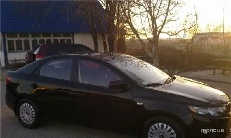 Kia Cerato 2010 - 3