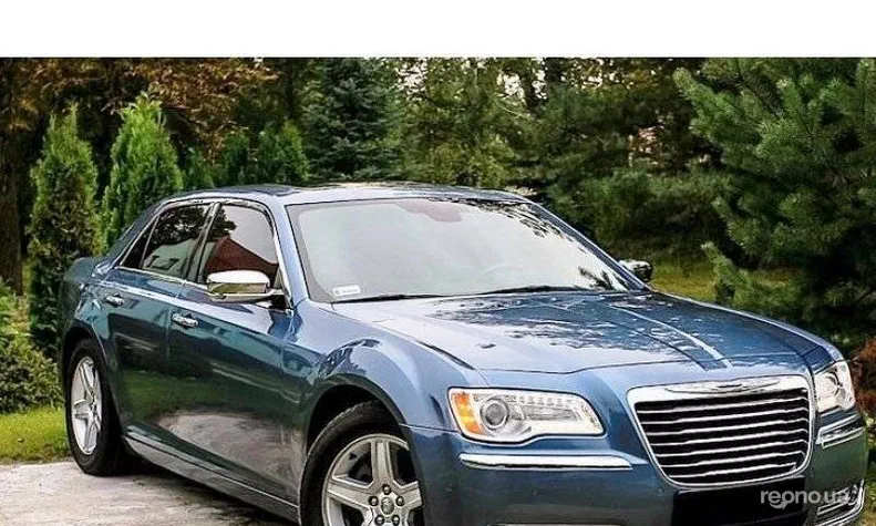 Chrysler 300C 2011 - 8