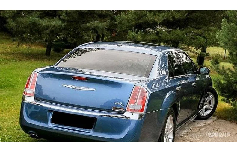 Chrysler 300C 2011 - 3
