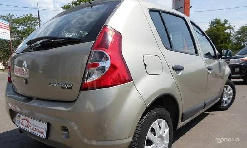 Renault Sandero 2012 - 6