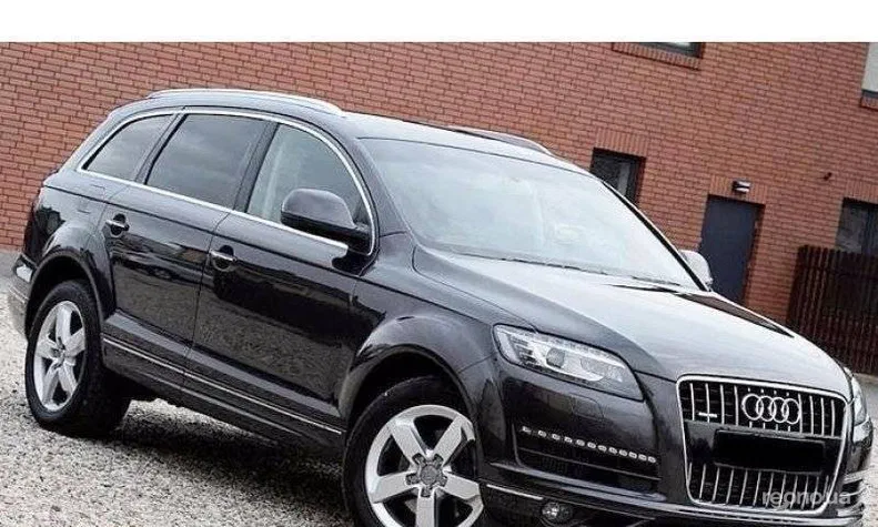 Audi Q7 2010 - 8