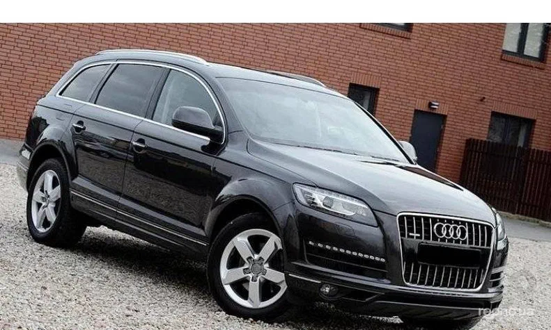 Audi Q7 2010 - 1