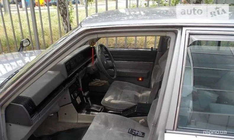 Nissan Bluebird 1980 - 7