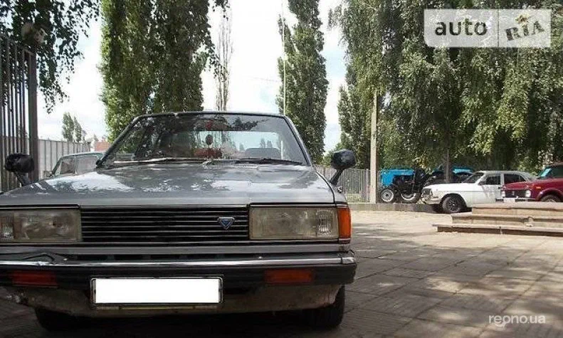Nissan Bluebird 1980 - 4