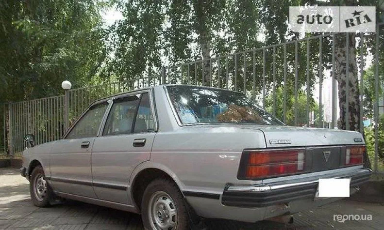 Nissan Bluebird 1980 - 5