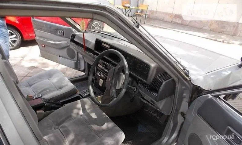 Nissan Bluebird 1980 - 0