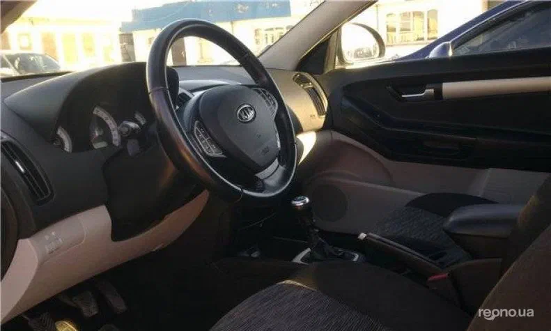 Kia Ceed 2008 - 1