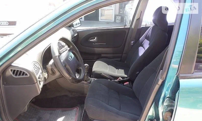 Volvo V40 1998 - 6
