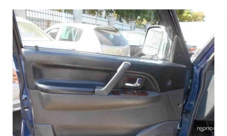 Mitsubishi Pajero 1999 - 6