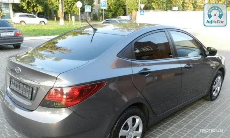 Hyundai Accent 2013 - 4