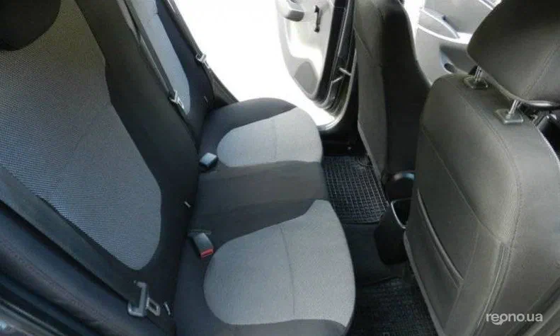 Hyundai Accent 2013 - 9