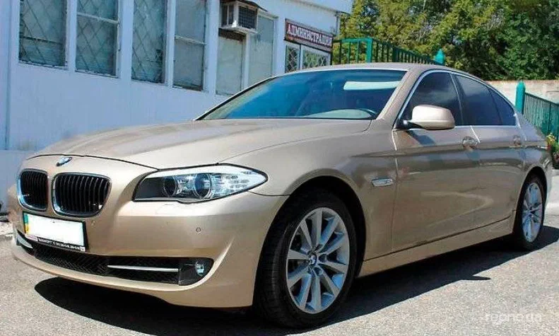 BMW 5 серія 2010 - 7