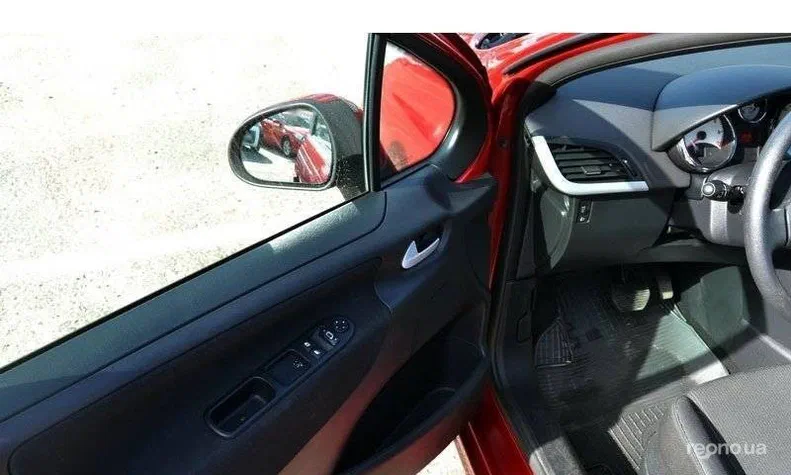 Peugeot 207 2010 - 7