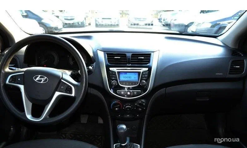 Hyundai Accent 2012 - 8