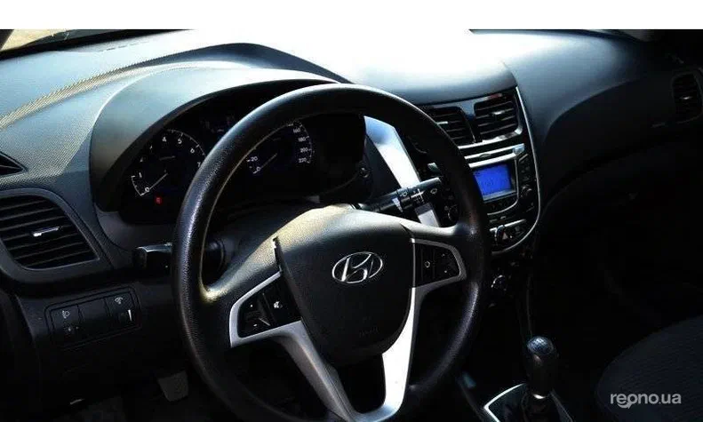 Hyundai Accent 2012 - 4