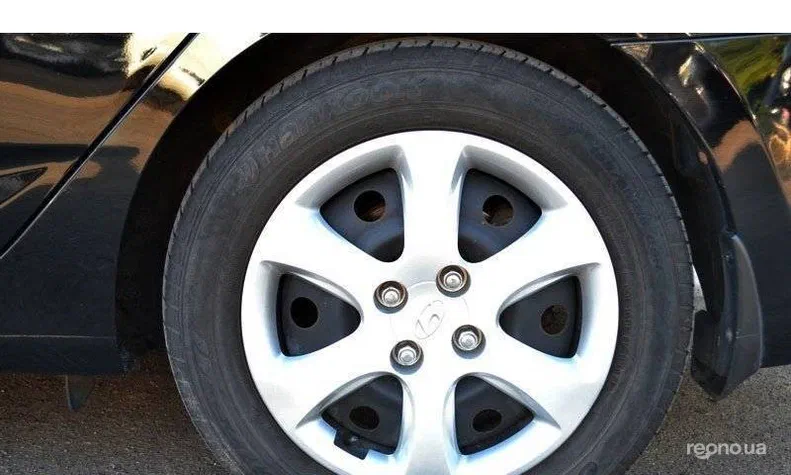 Hyundai Accent 2012 - 1