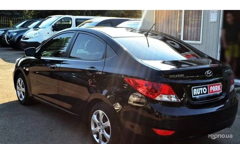 Hyundai Accent 2012 - 10
