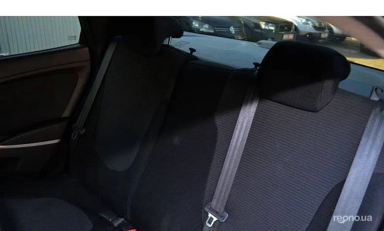 Hyundai Accent 2012 - 9