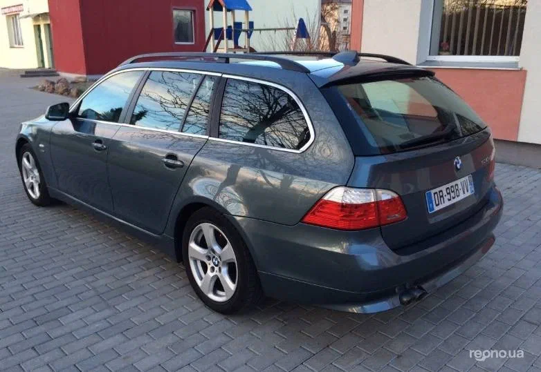 BMW 5 серія 2010 - 15