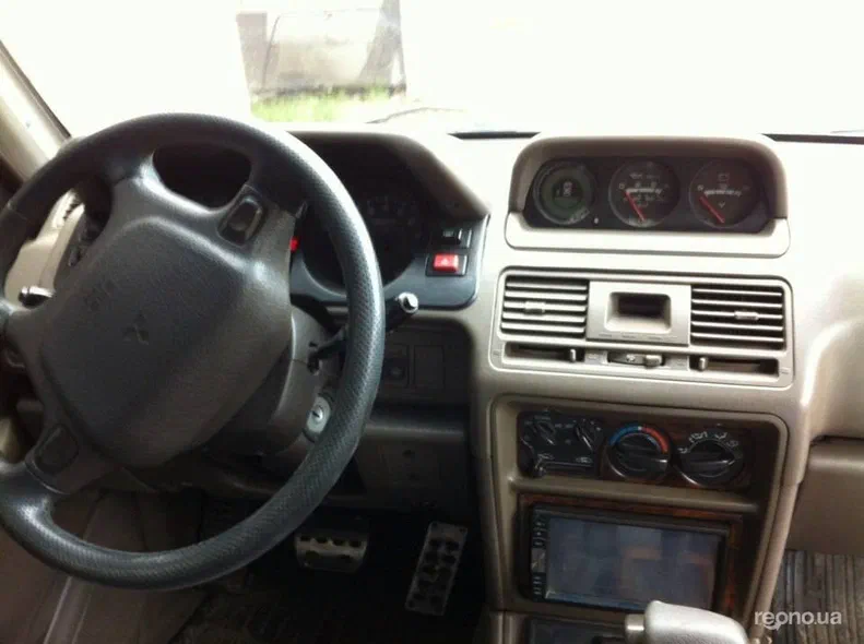 Mitsubishi Montero 1996