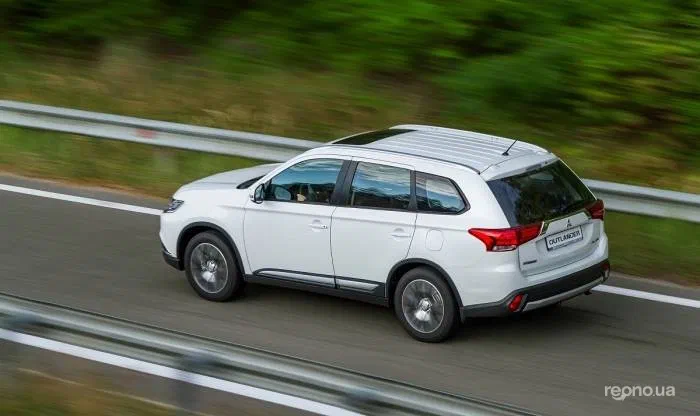 Mitsubishi Outlander 2016