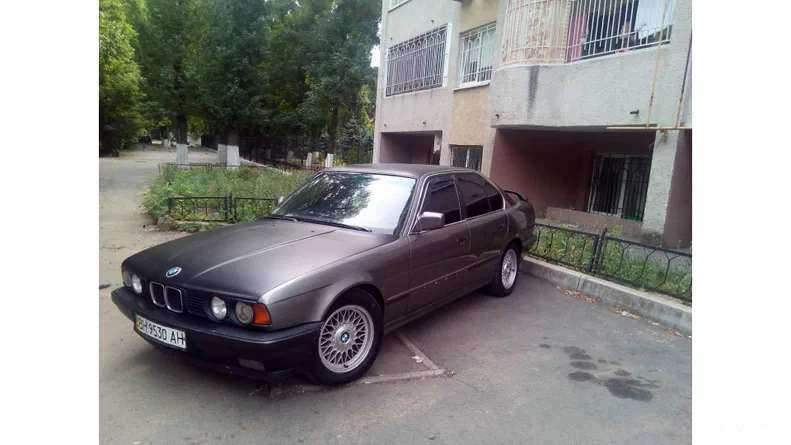 BMW 5 серія 1988 - 9