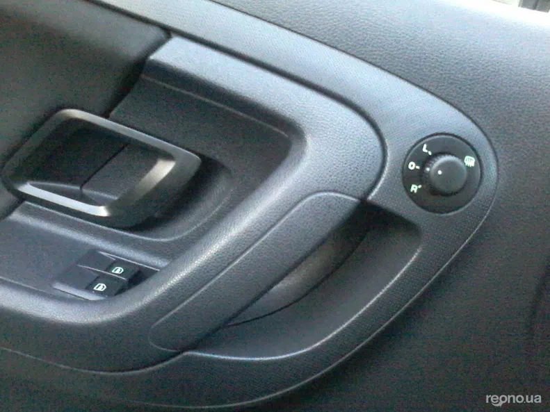 Skoda Fabia 2010 - 9