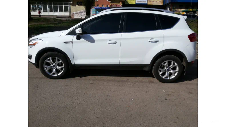 Ford Kuga 2011 - 5