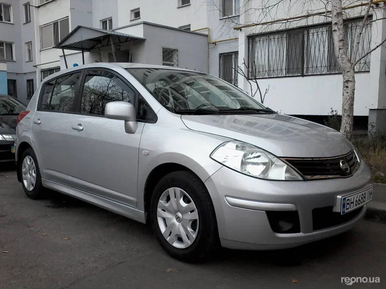 Nissan Tiida 2011
