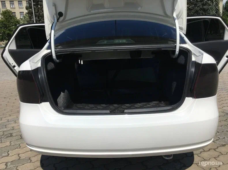 Volkswagen Polo 2011 - 12