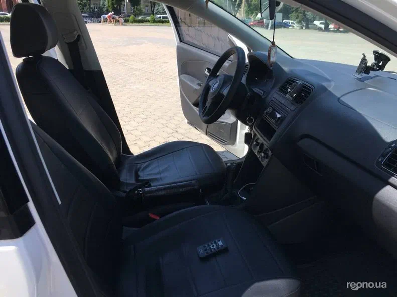 Volkswagen Polo 2011 - 9