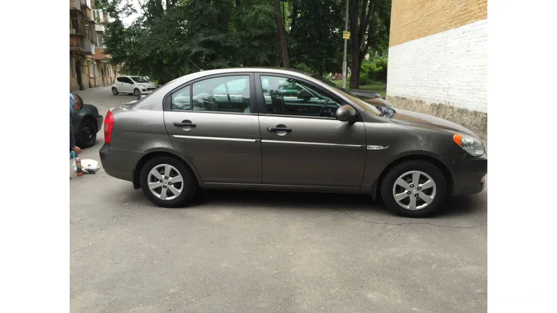 Hyundai Accent 2008 - 9